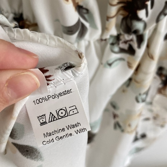 Women’s romper withh adjustable straps. - Picture 7 of 7